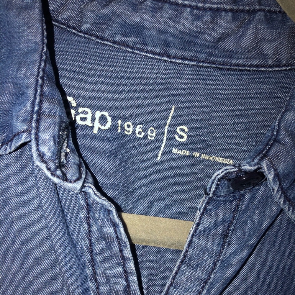 Gap Chambray Button Down Shirt - image 2